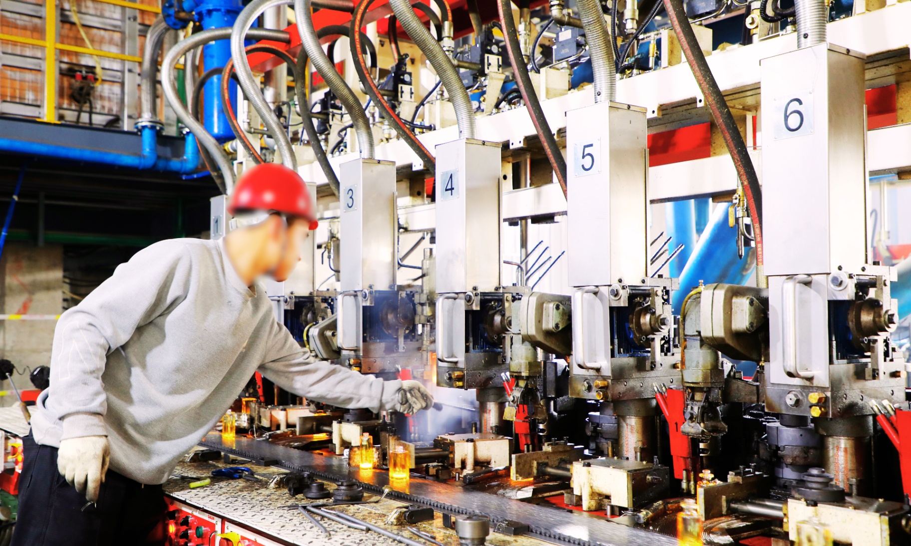 Glass perfume bottle IS forming machine